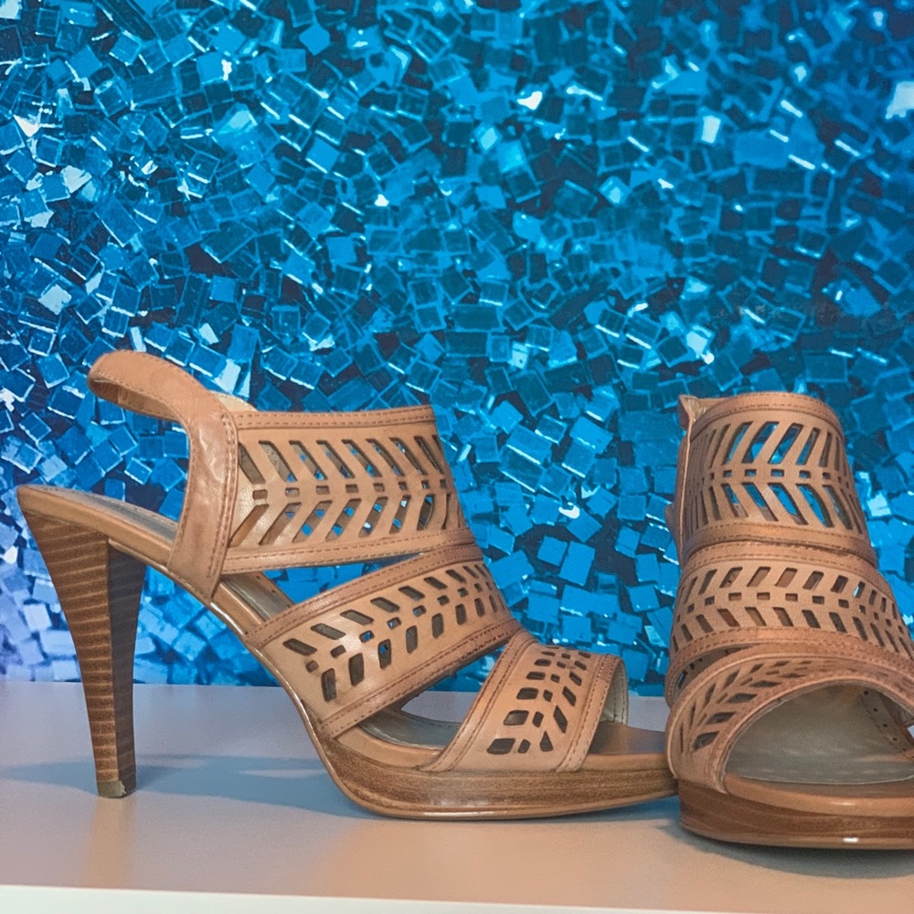 Adrienne Vittadini  Nude Heels Size 10-NEVER WORN